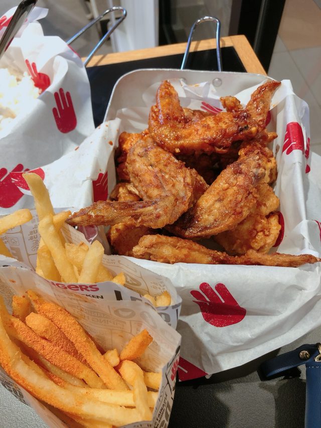 Food Review | 4 Fingers + Secret Recipe 7 Chicken With Kimchi Fries