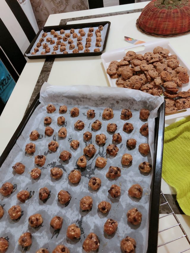 Recap Post | Birthdays, Ramadan and Working From Home 31 Chocolate chip cookies in the making