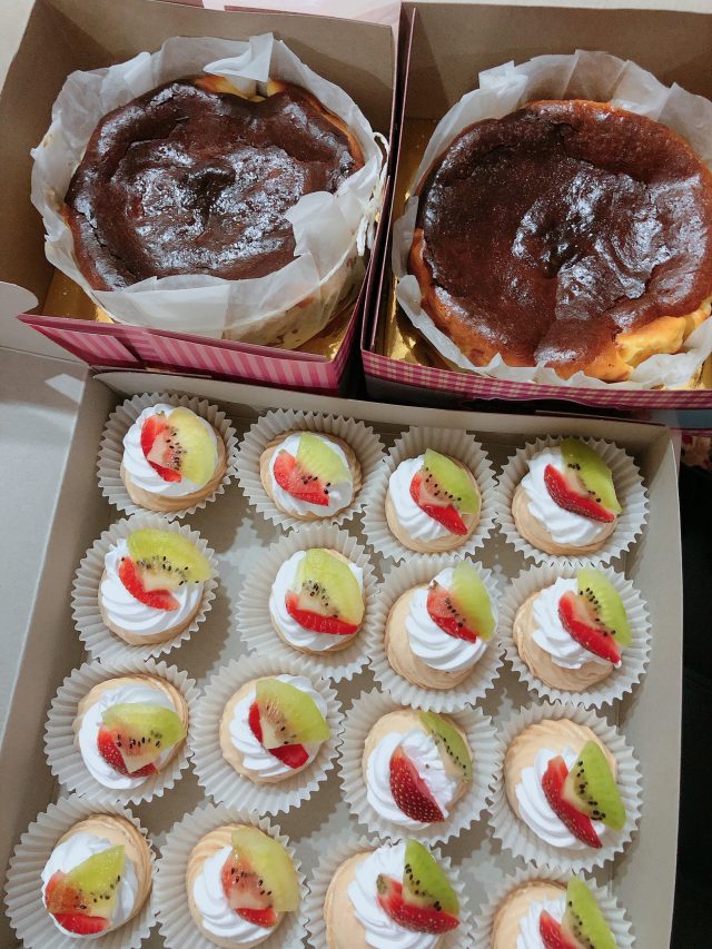 Recap Post | Birthdays, Ramadan and Working From Home 24 Burnt cheesecake and pavlova